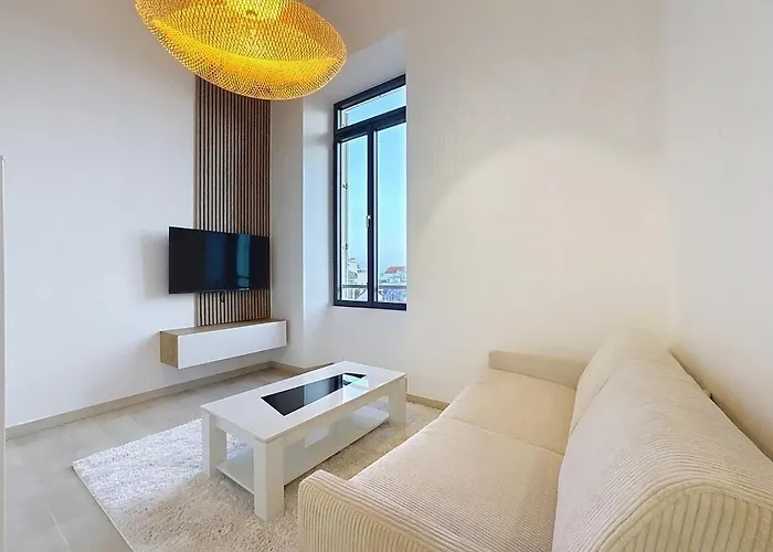 Charming 2-Room Apartment In Cannes